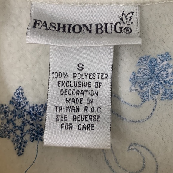 EUC Fashion Bug Snowman/Snowflake Button-Down Fleece Jacket - Snowflake Buttons - Picture 11 of 13